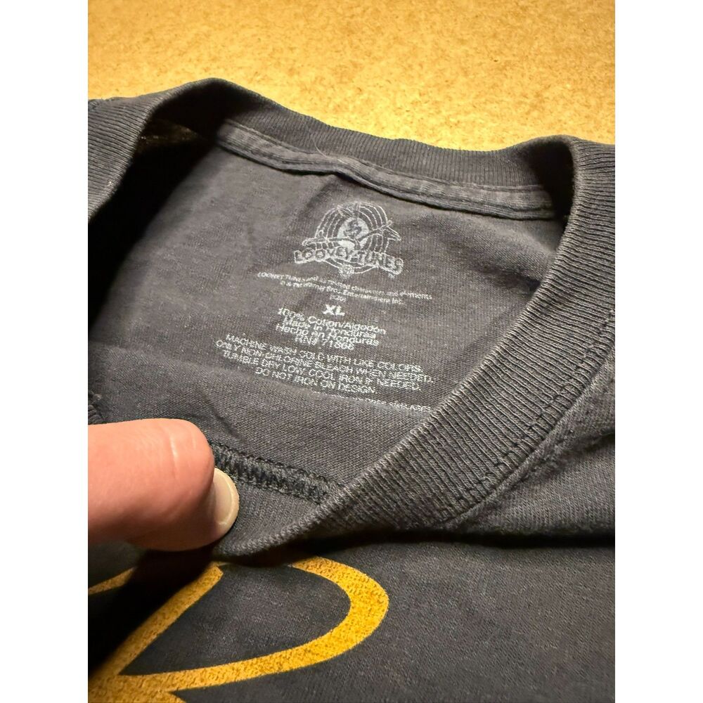 Y2K Men's Bugs Bunny Tee/ Size XL/ Great conditition